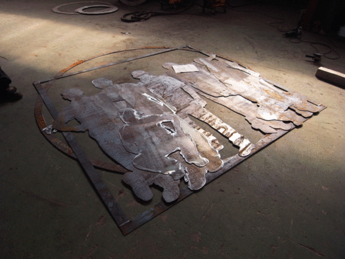 Artur Zmijewski. <i>Sculpture Plein-air. Swiecie 2009.</i> 2009. Courtesy the artist, Foksal Gallery Foundation, Warsaw, and Galerie Peter Kilchmann, Zurich. &copy; Artur Zmijewski