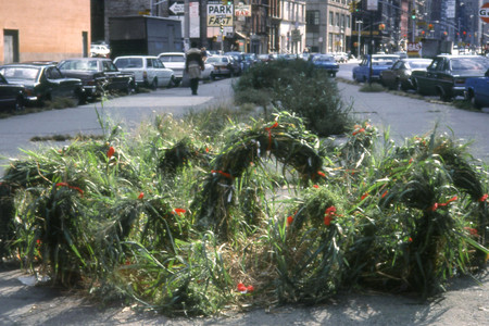 Becky Howland. Tied Grass. 1977. Photograph by Howland of site-specific installation on traffic island bounded by Franklin Street, Varick Street, and West Broadway. Courtesy the artist. © 1977 Becky Howland