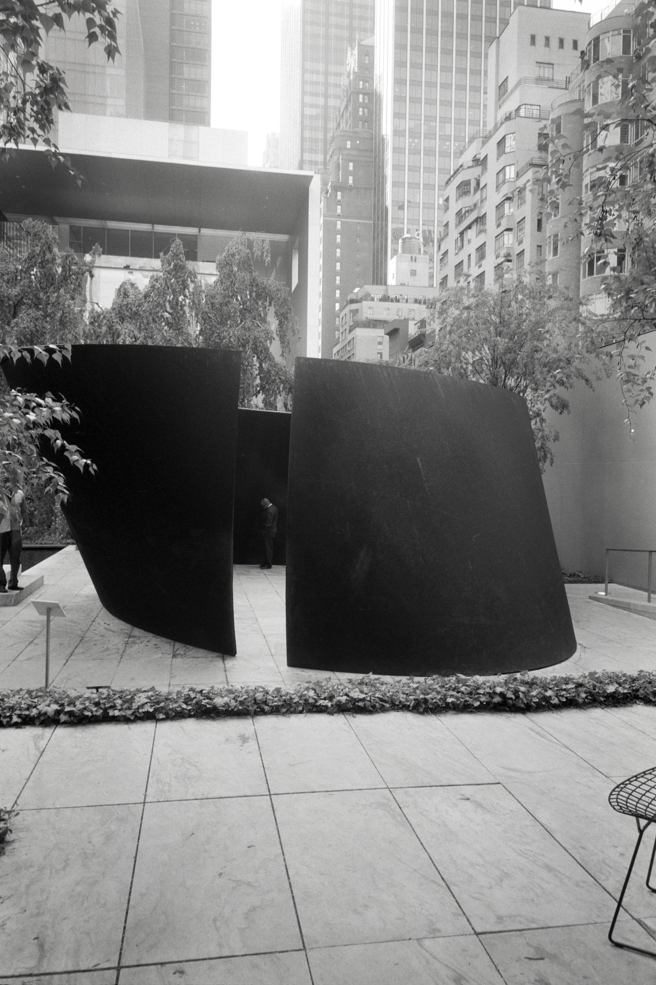 クーポン発行） 洋書希少）Richard Serra Sculpture, MoMA, 1986 - 本