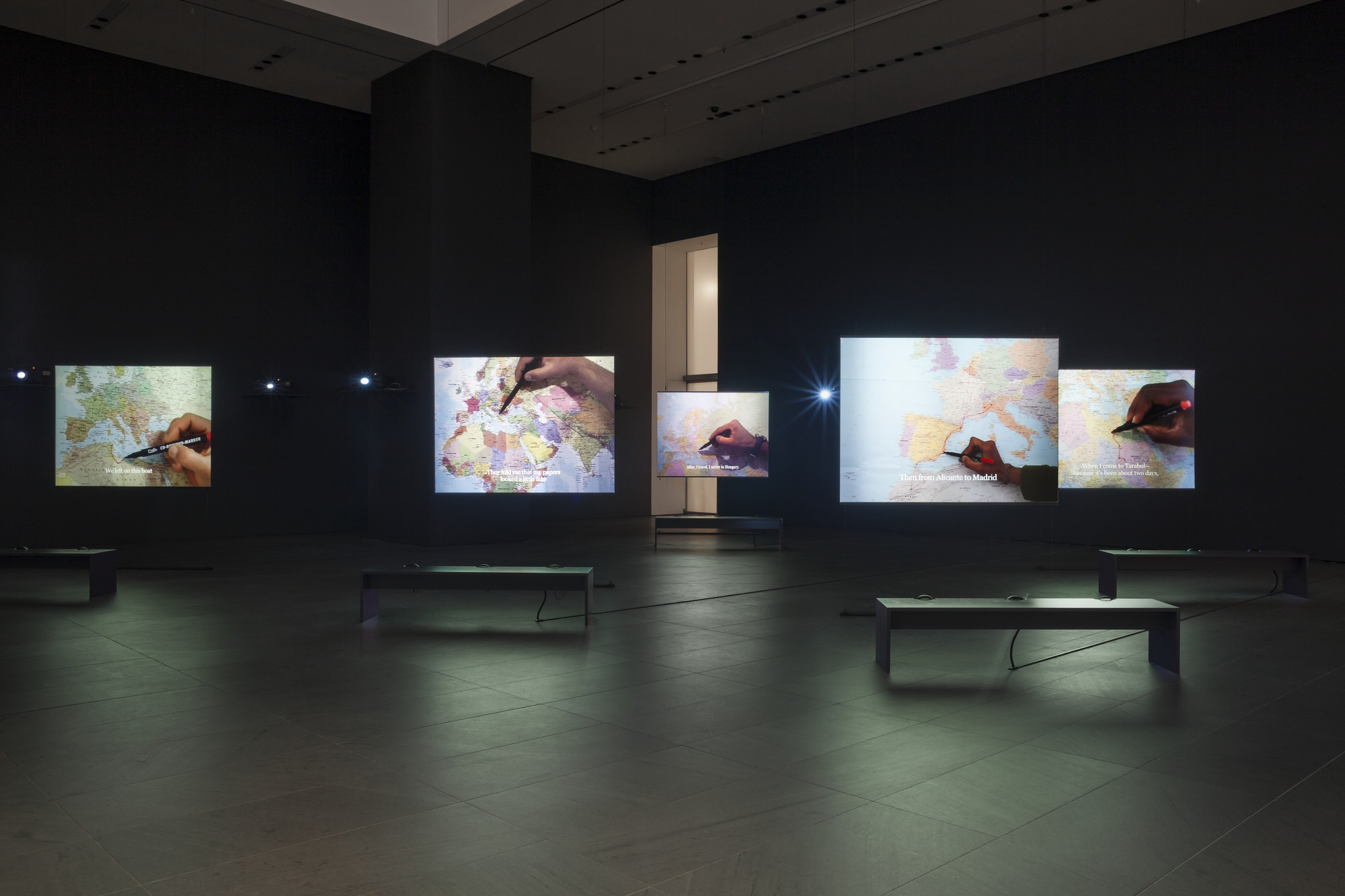 Installation view. Модернизация музеев экраны. Рабочий экран музей. Modern Museum Screens. Мома.