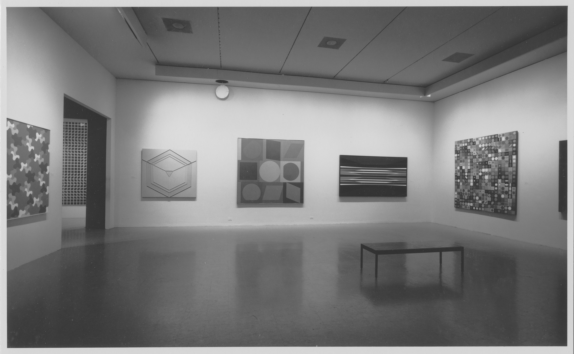 Installation view. Выставка чувствительный глаз 1965. «Чувствительный глаз» выставка. Выставке «the Responsive Eye» в Нью-Йорке в 1965 году. Отзывчивый глаз выставка.