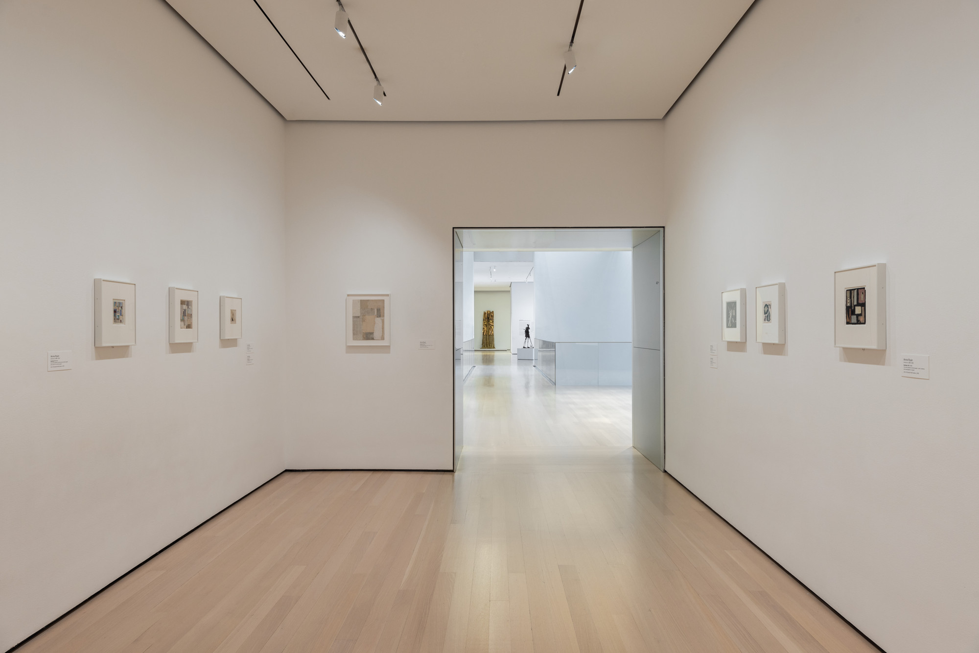 Installation view of the gallery 