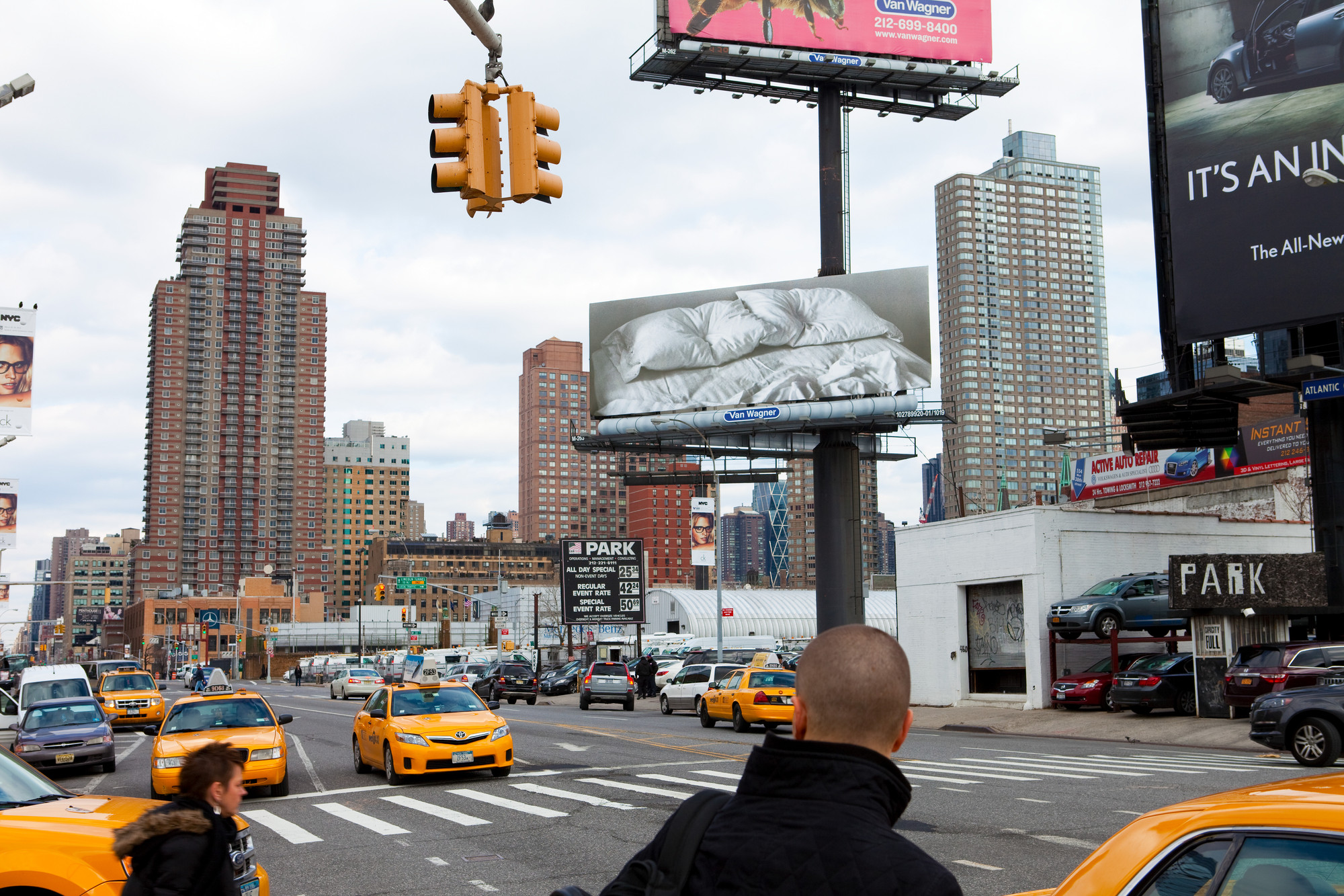 Installation View Of "Untitled" By Felix Gonzalez-Torres In The ...