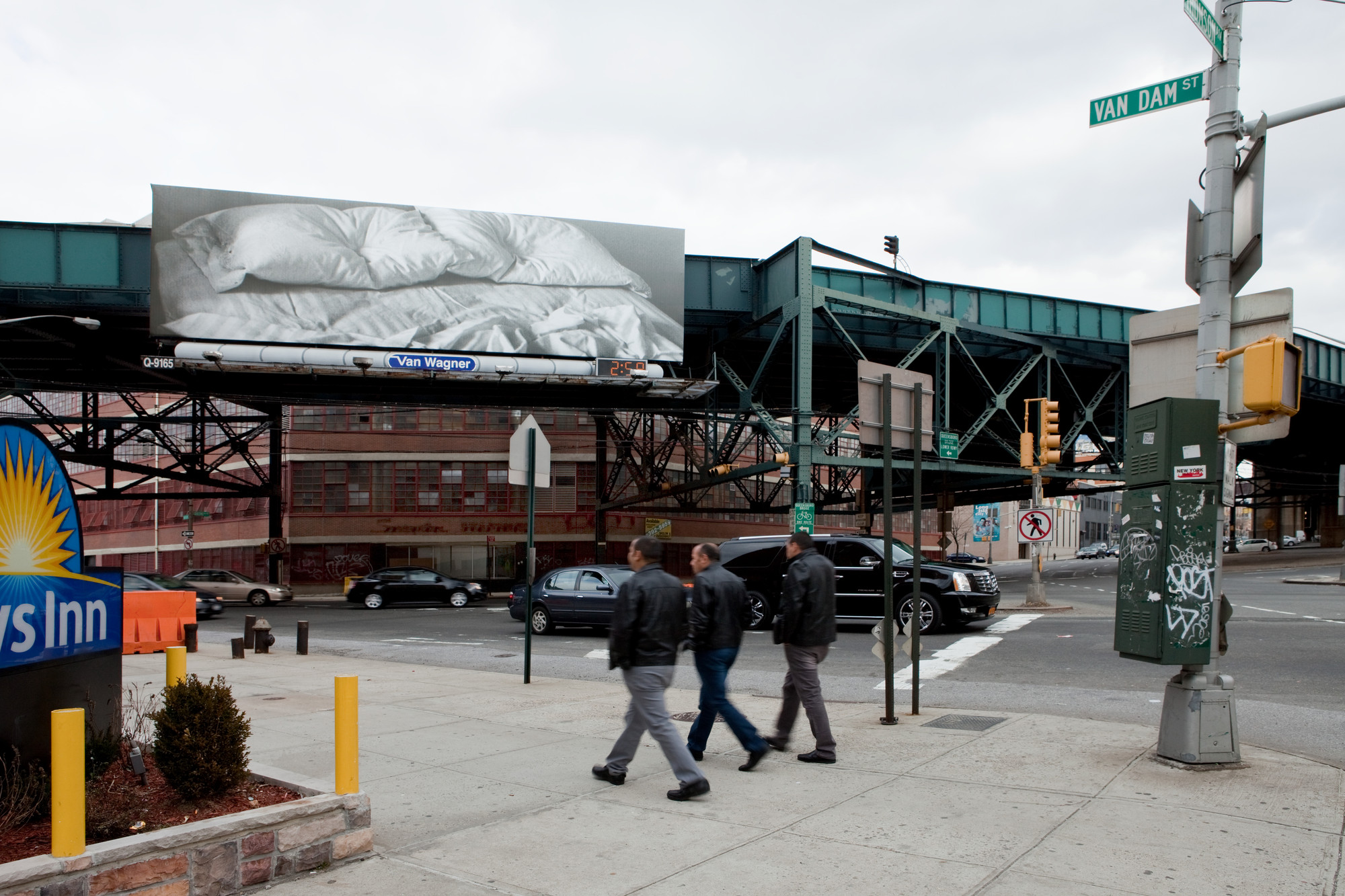 Installation View Of "Untitled" By Felix Gonzalez-Torres In The ...