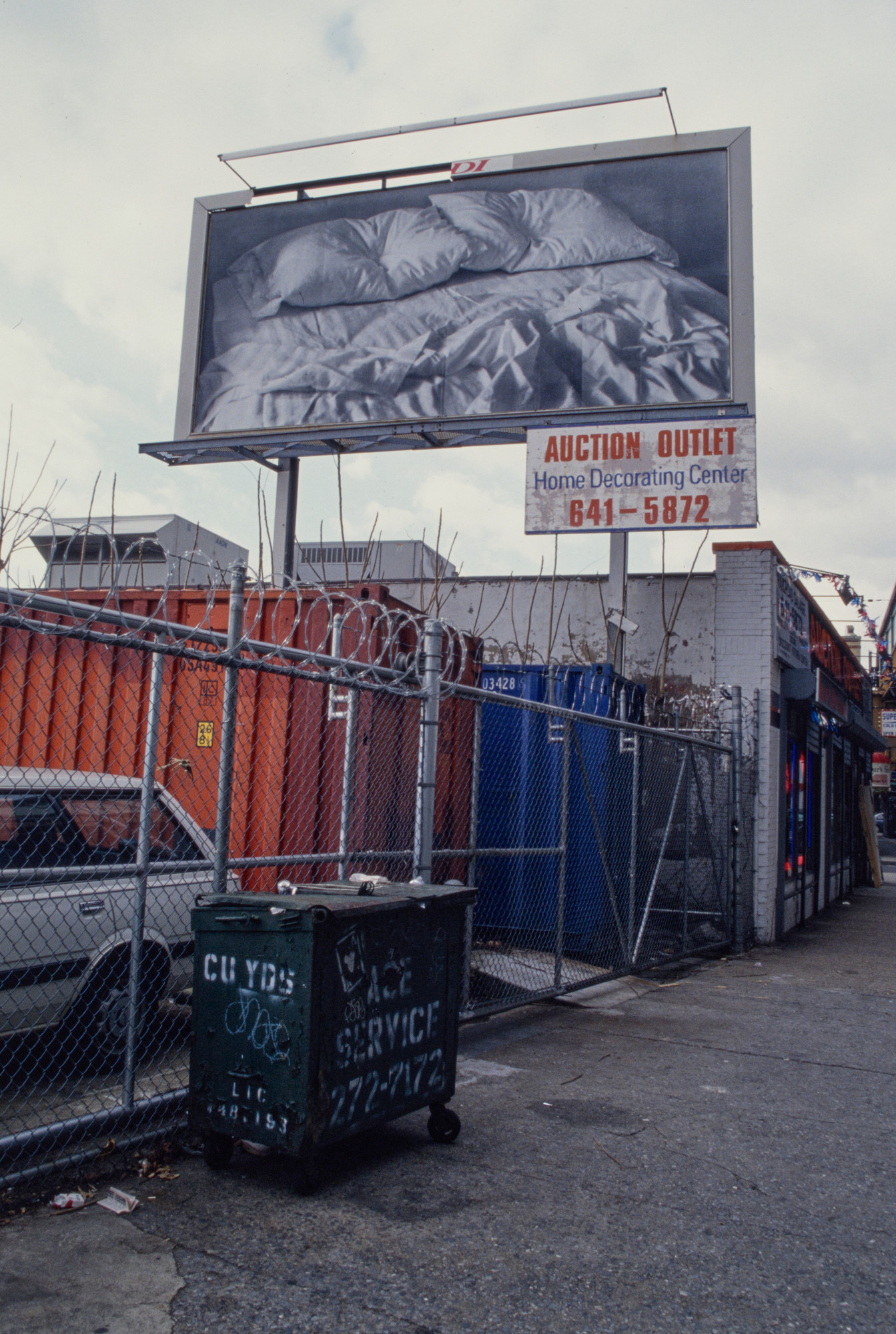 Installation View Of "Untitled" By Felix Gonzalez-Torres In The ...