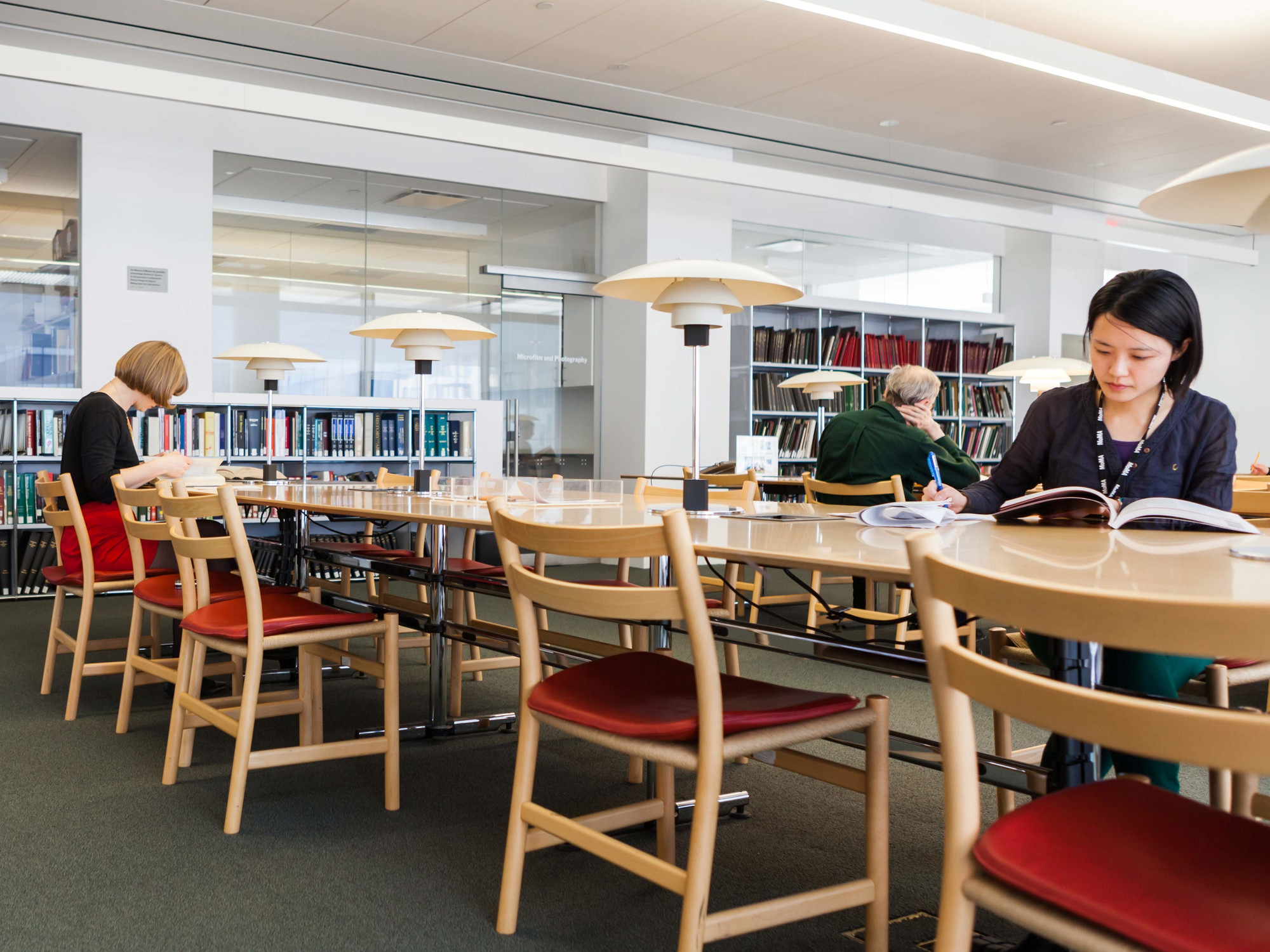 The Library Reading Room in The Lewis B. and Dorothy Cullman Education and Research Building, designed by Yoshio Taniguchi. Photo: Laurie Lambrecht