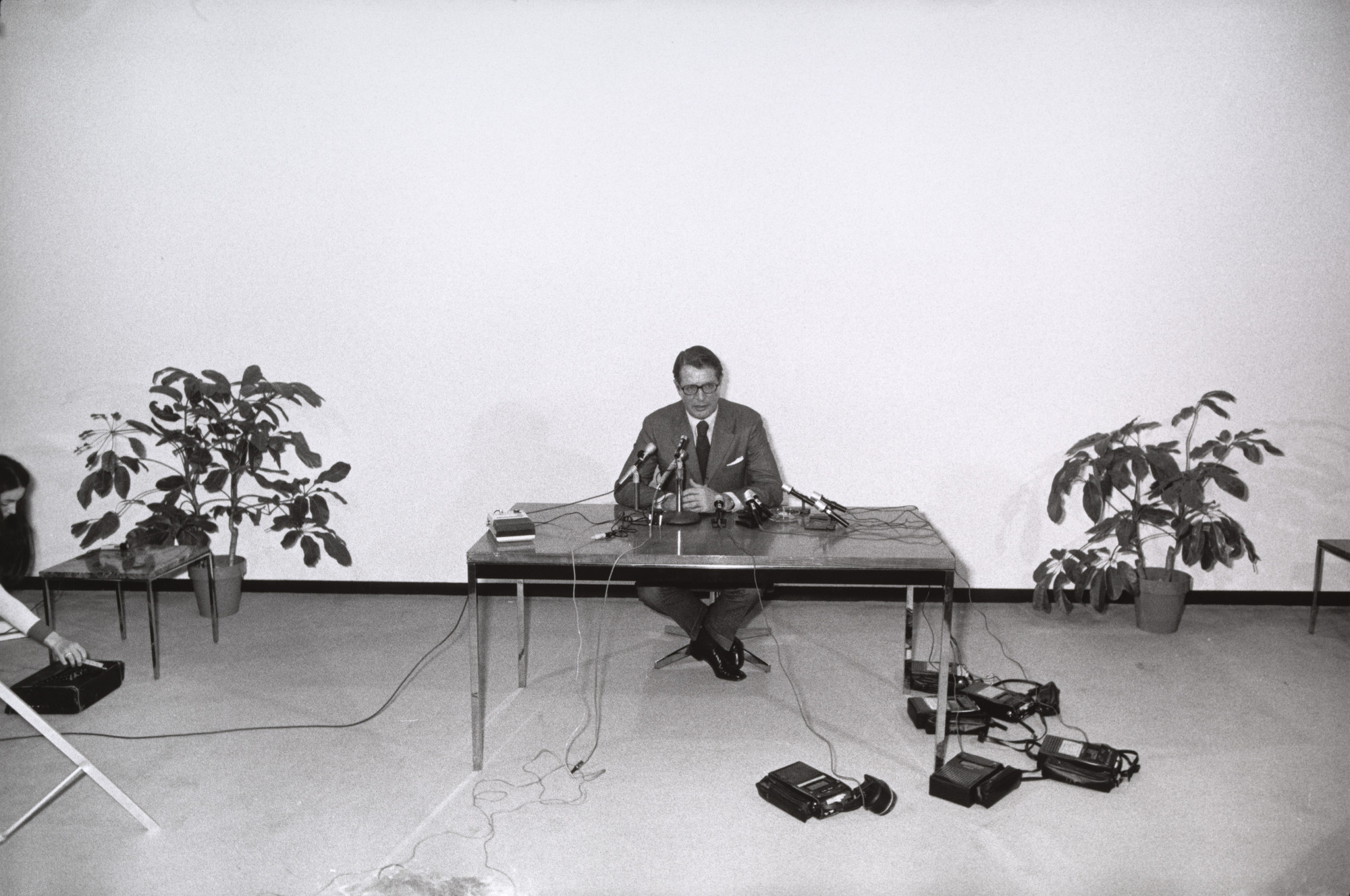 Garry Winogrand. Elliot Richardson Press Conference, Austin. 1973 