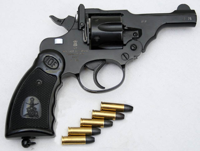 Ordnance Factories Board. Nirbheek Pistol. 2014. .32 caliber revolver, titanium-alloy, 7 x 3" (17.78 x 76.2 cm). Image courtesy of Wikimedia Commons