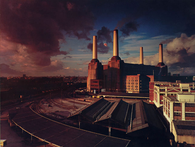 Hipgnosis. Cover of Pink Floyd, Animals. 1977. Courtesy Roddy Bogawa and StormStudios